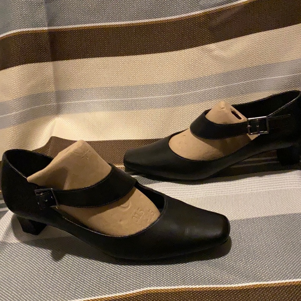 Black 2 inch heels size 8M